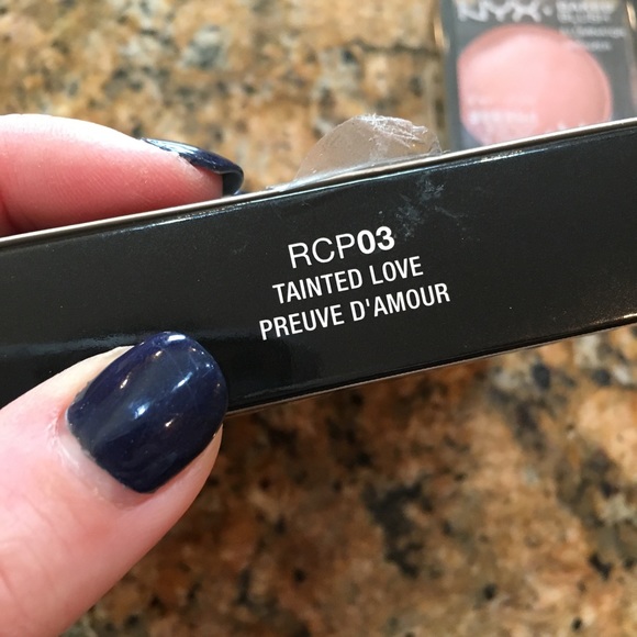 NEW! NYX makeup blush and eyeshadow palate - Picture 2 of 5